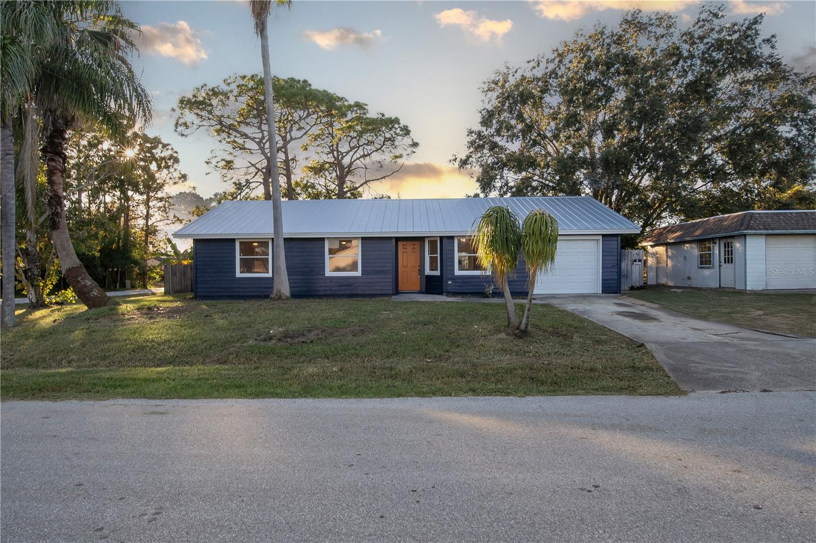 896 Talmadge Ave Se, FL