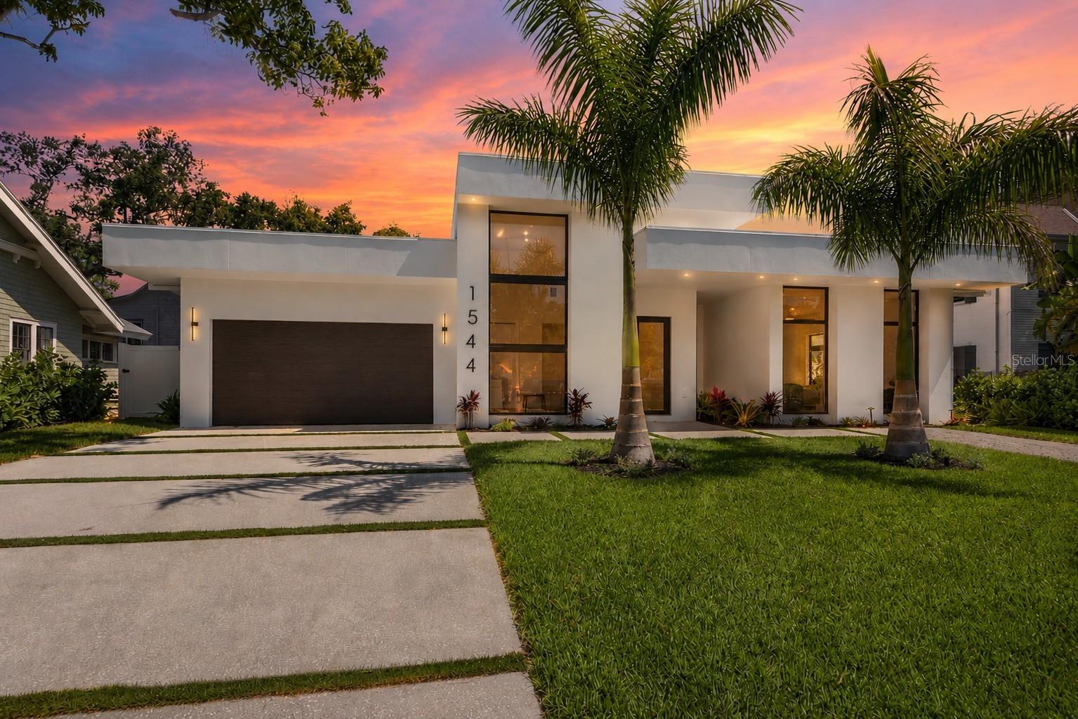 1544 3rd Ave W, FL