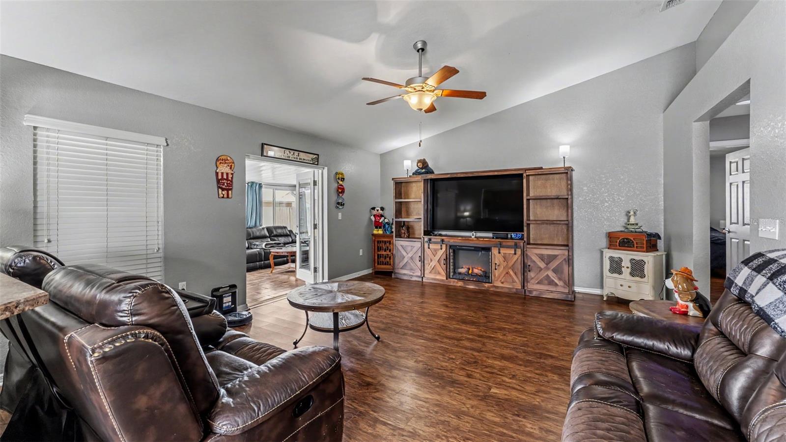 3182 Winchester Estates Loop, FL