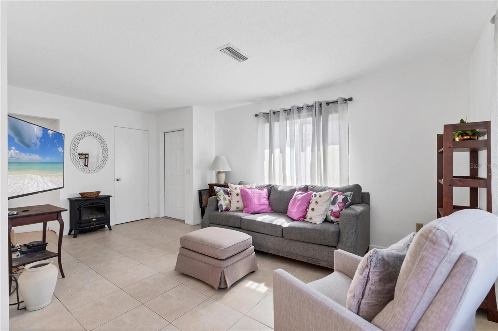 1815 Roxane Way, FL