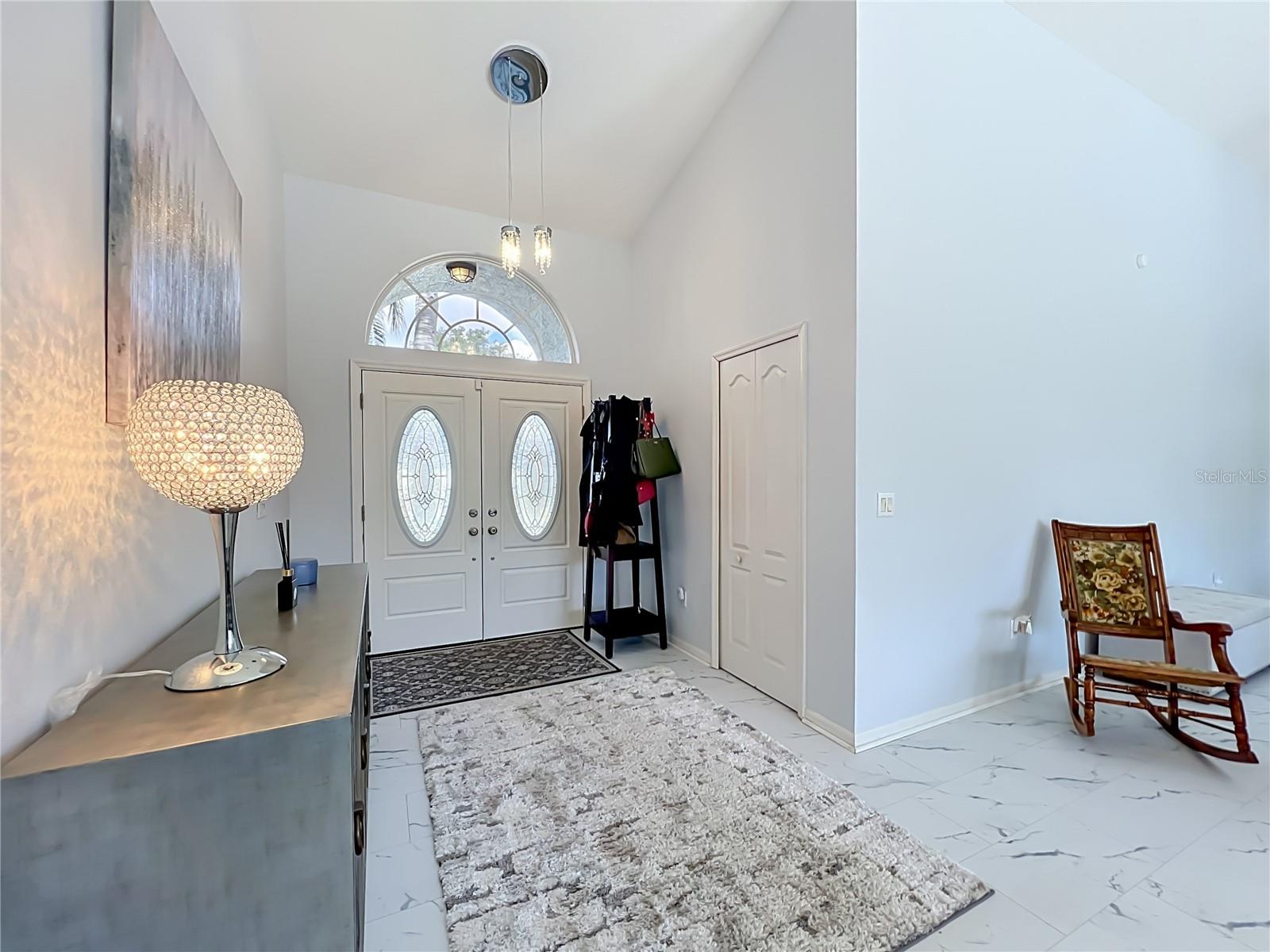 909 Grovesmere Loop, FL