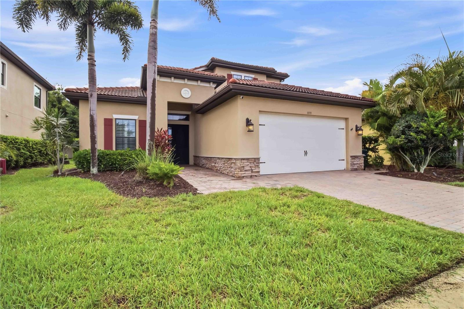 1090 Bradberry Drive, FL