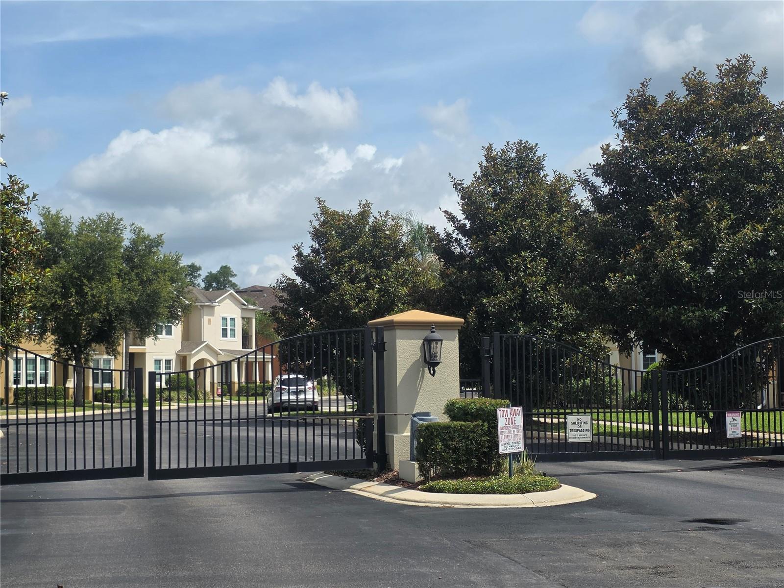 454 Ellis Square Court, FL