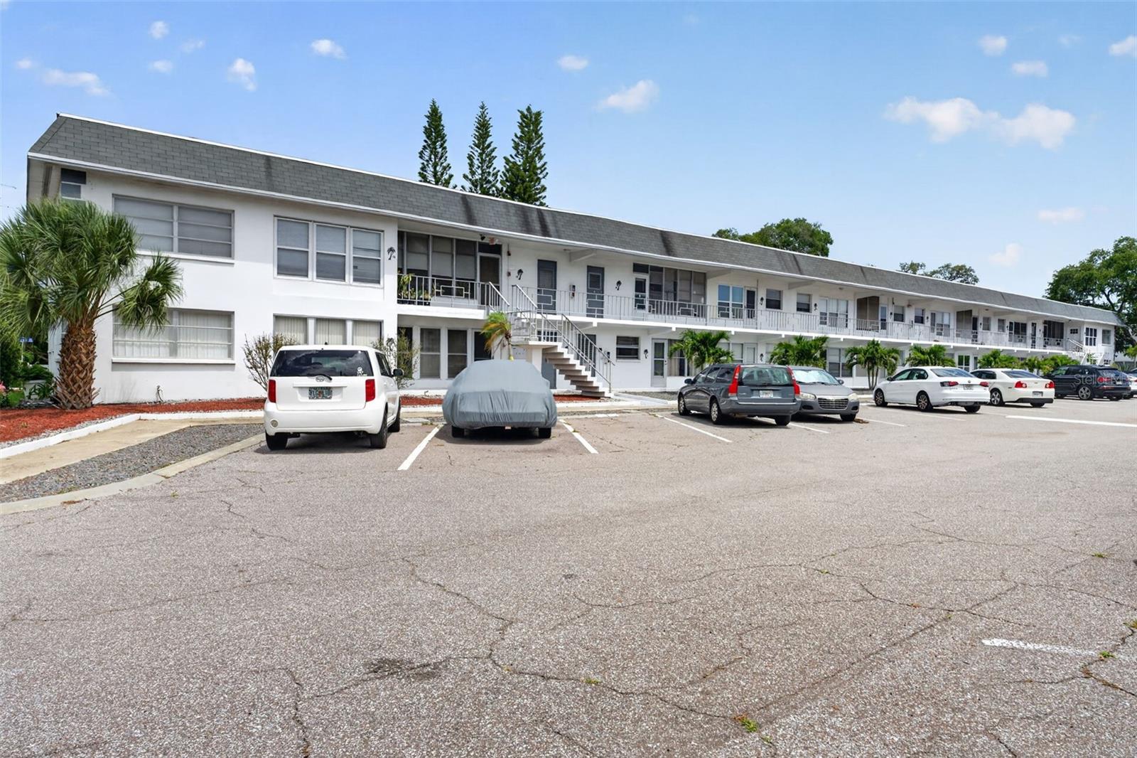 1221 Drew St #A5, FL