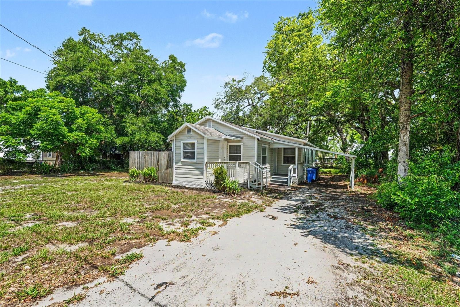828 E 145th Ave, FL