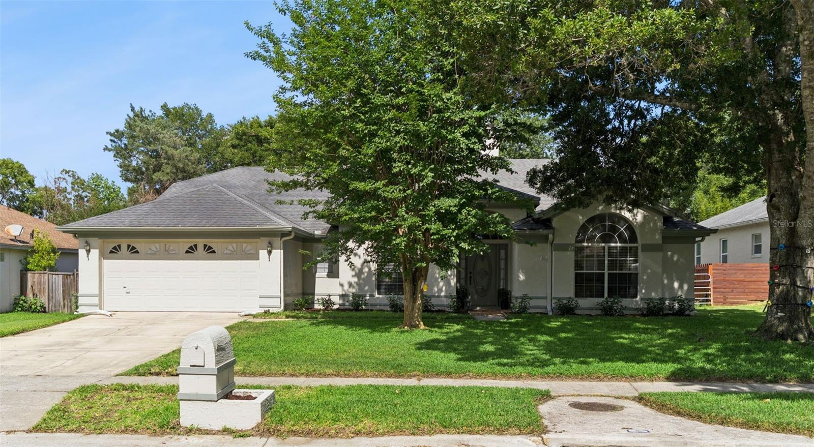 3883 Kingston Oaks Cove, FL