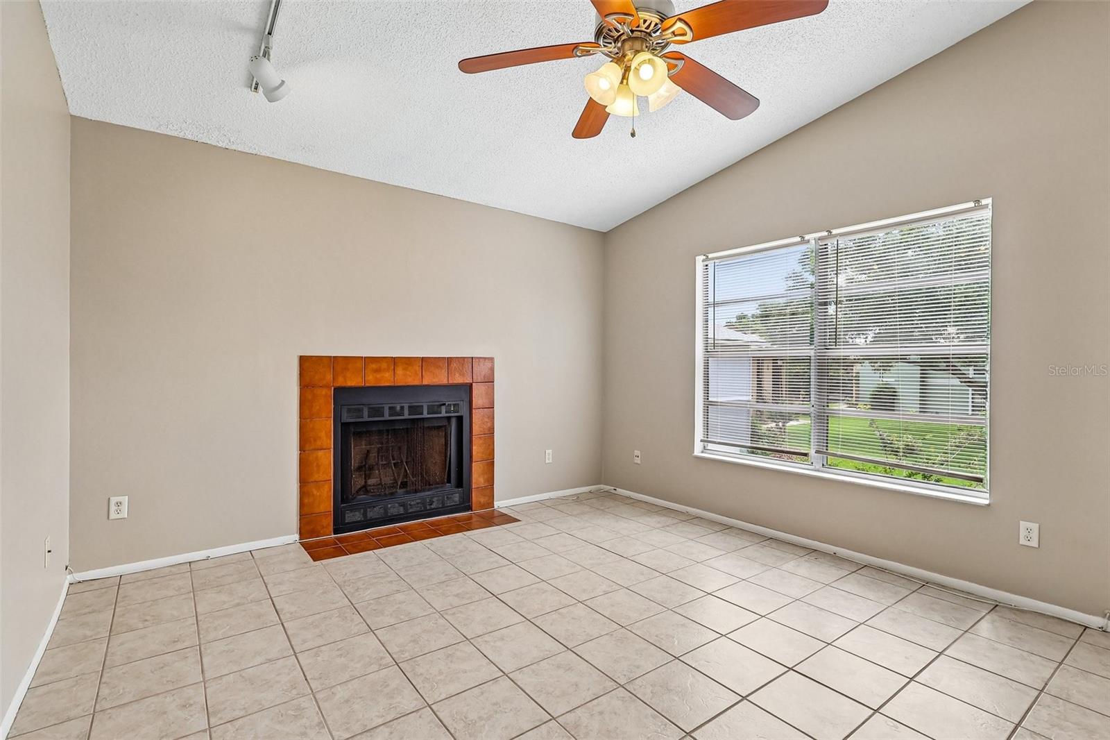4842 Semoran Boulevard, FL