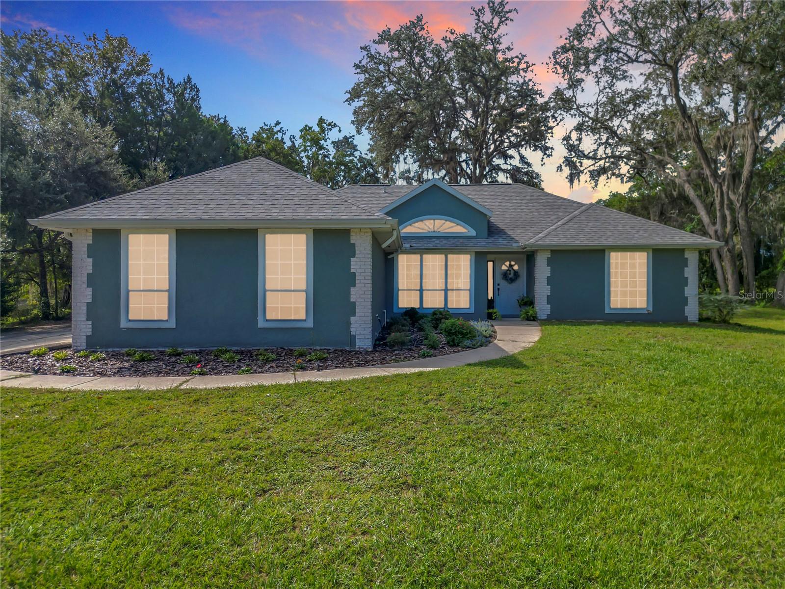390 W Olympia St, FL