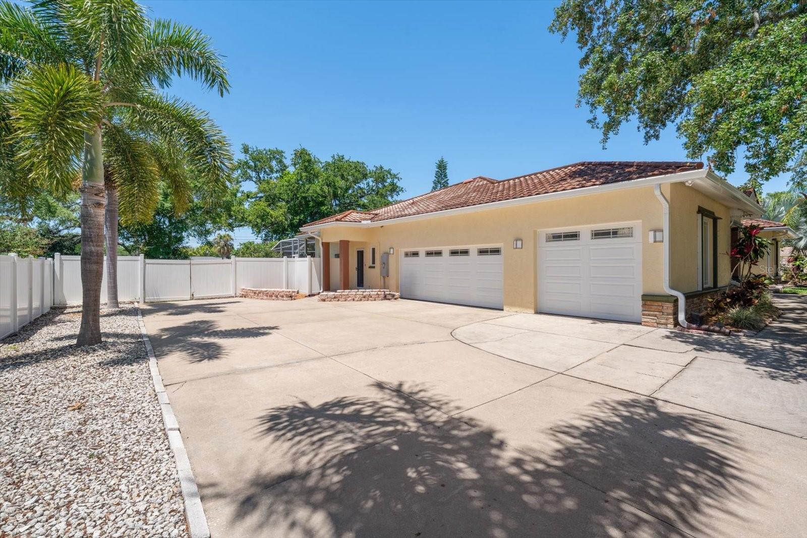 2400 Sherwood Lane, FL