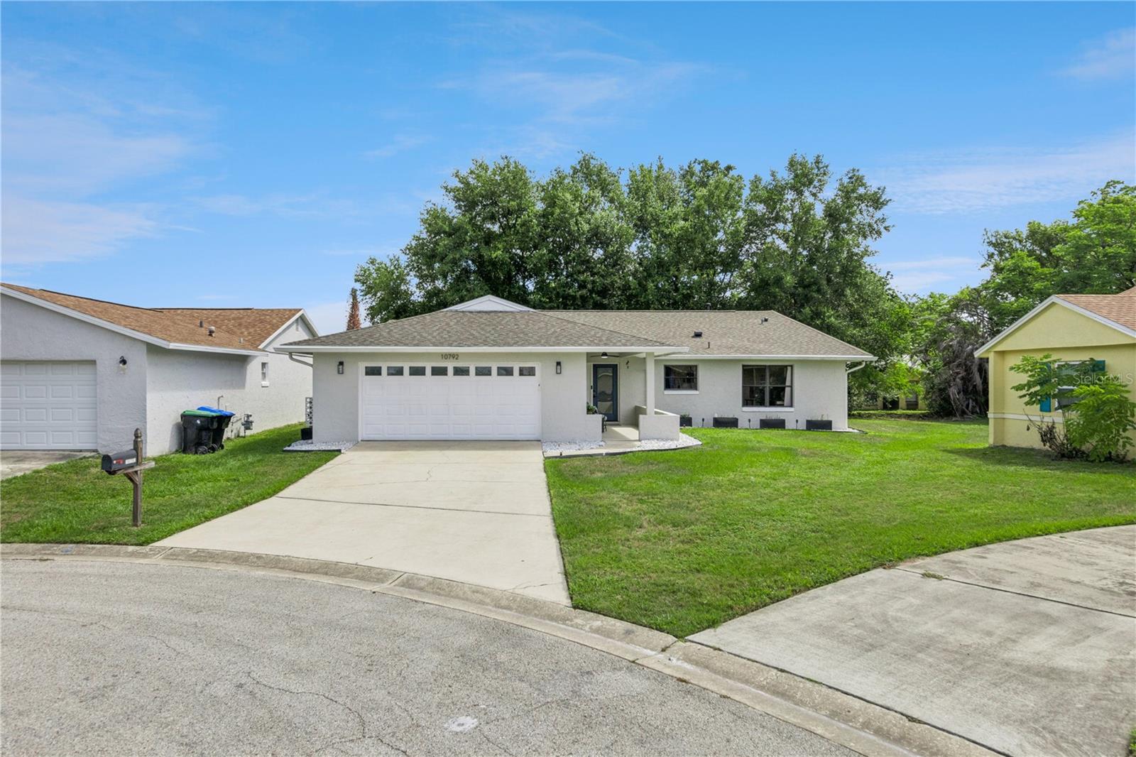 10792 Lazy Lake Drive, FL