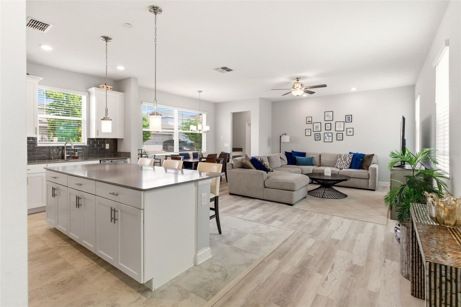 11932 Hometown Place, FL