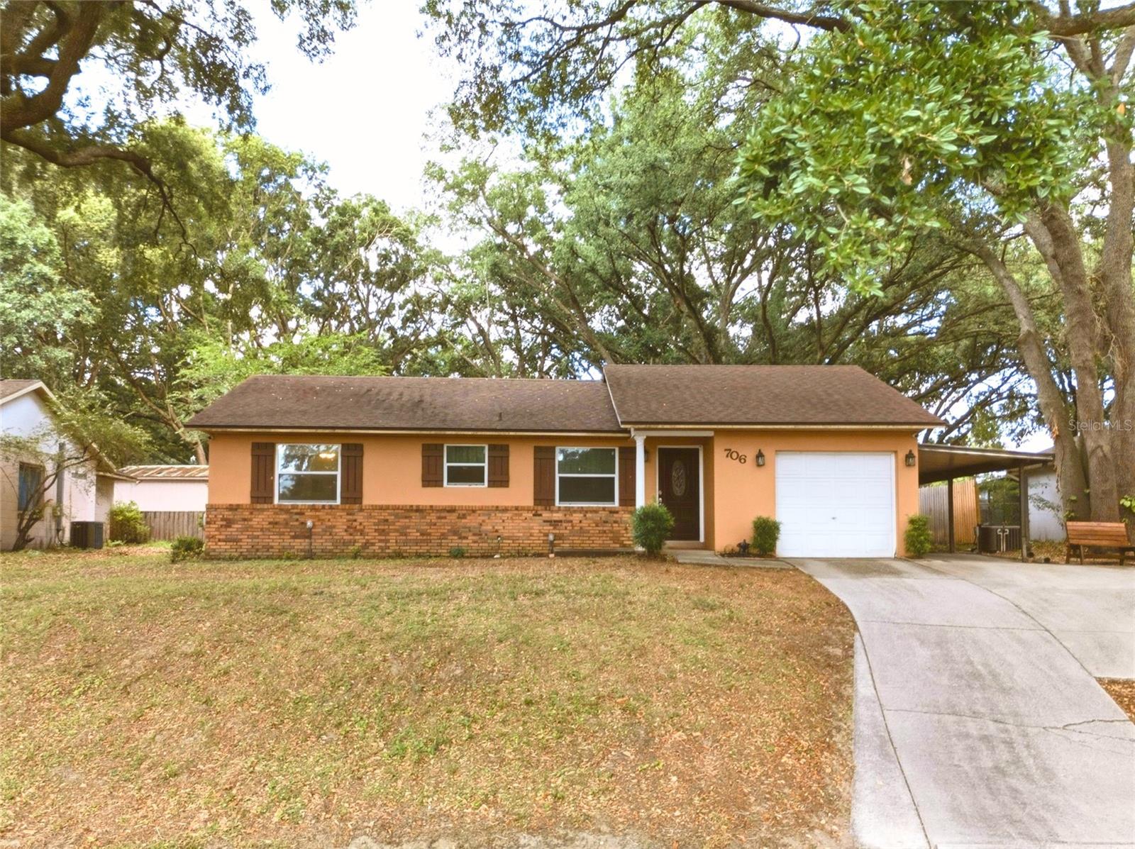 706 Lakeview Dr, FL