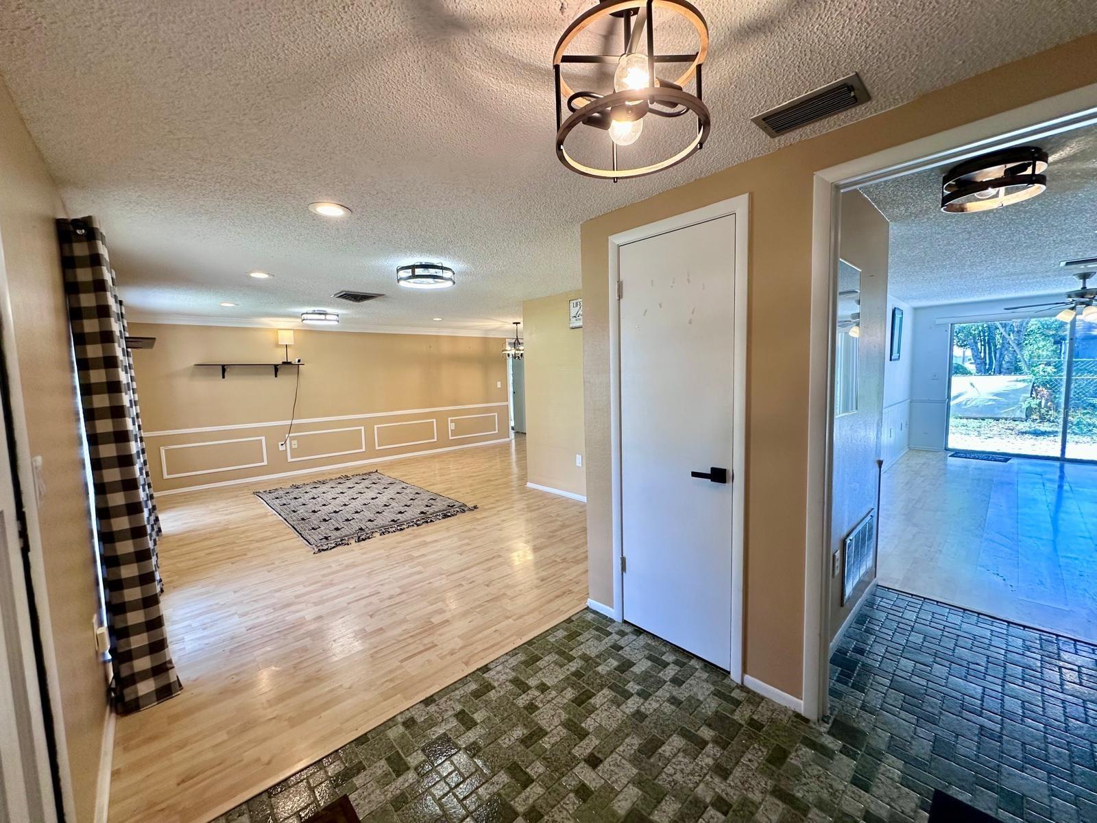 12215 Meadowbrook Lane, FL