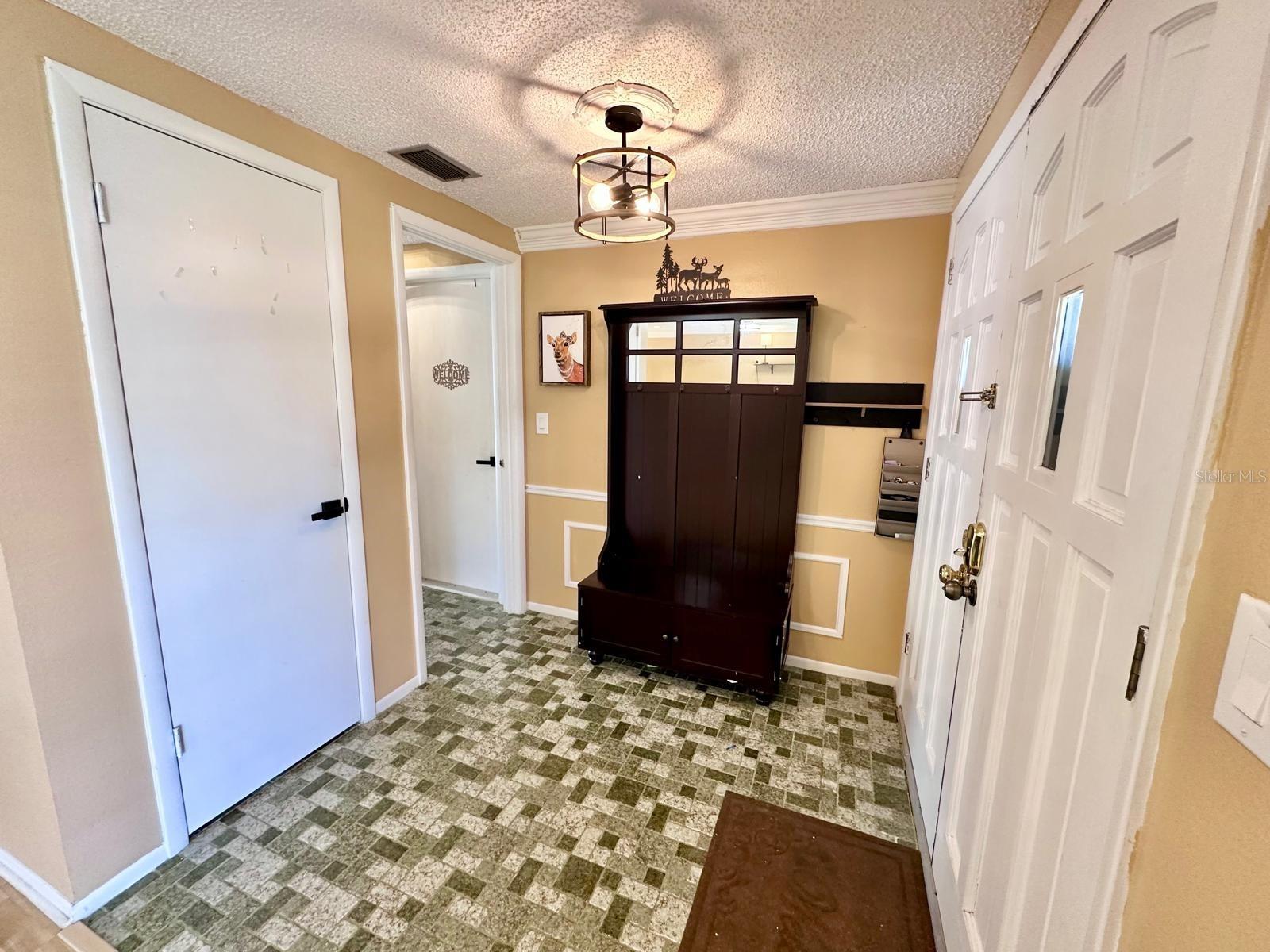 12215 Meadowbrook Lane, FL