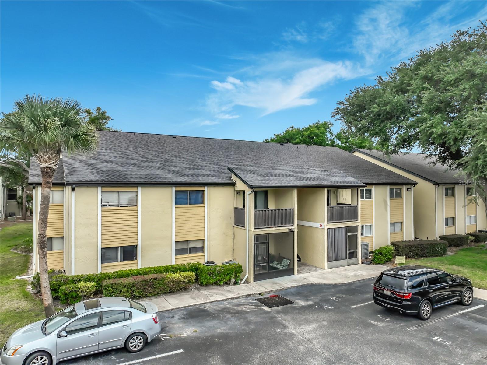 918 Lake Destiny Rd #F, FL