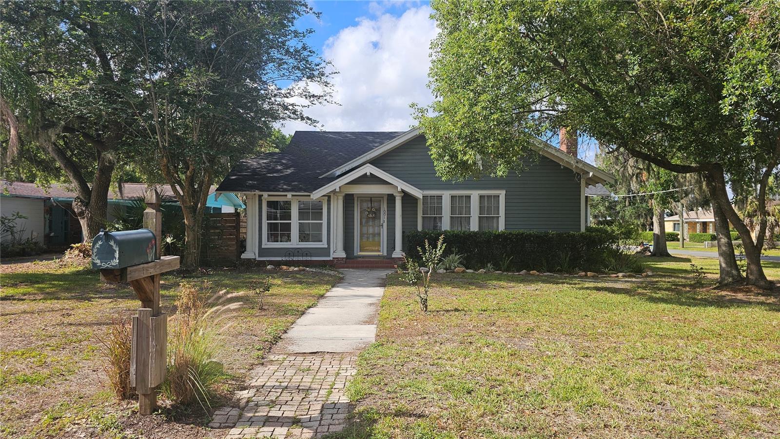 1001 Gilchrist Street, FL