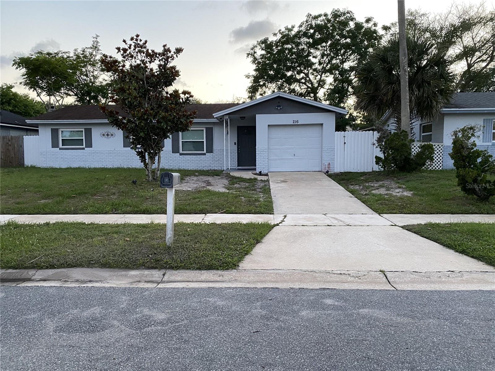 216 Bennett St, FL