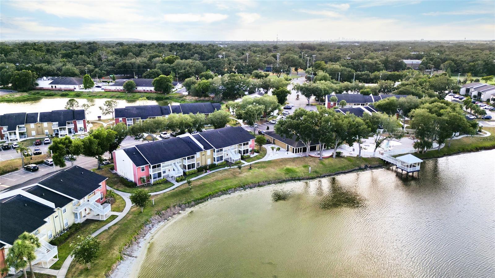214 Lake Parsons Grn #206, FL