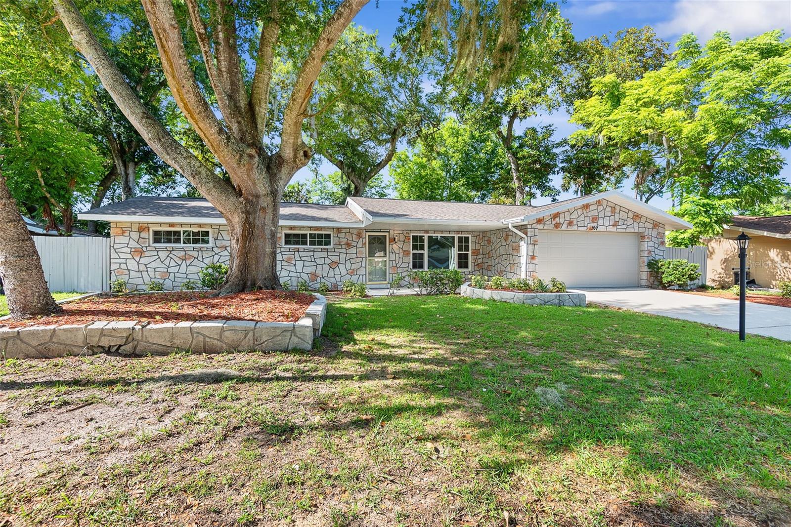 107 Wimbledon Court, FL