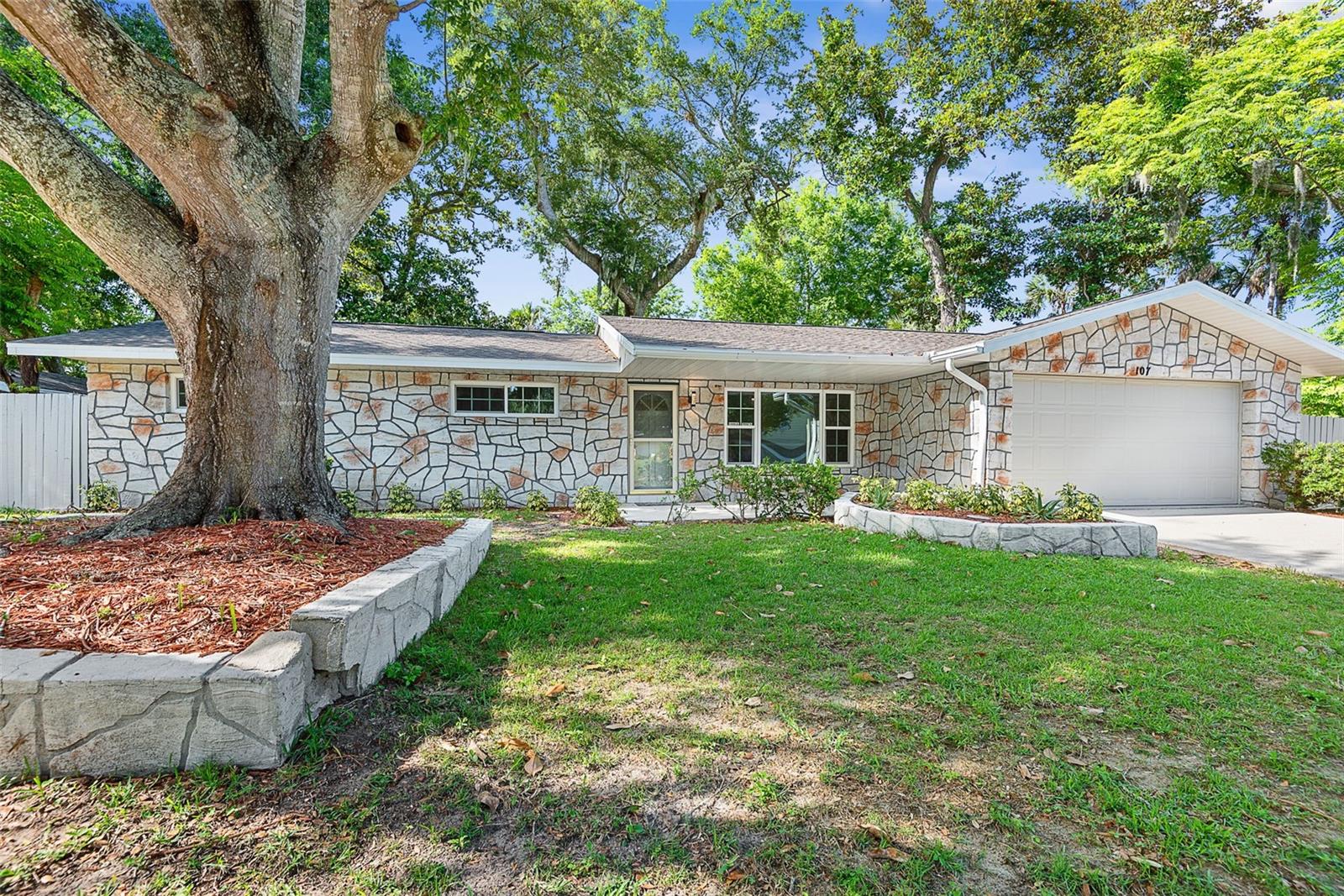 107 Wimbledon Court, FL