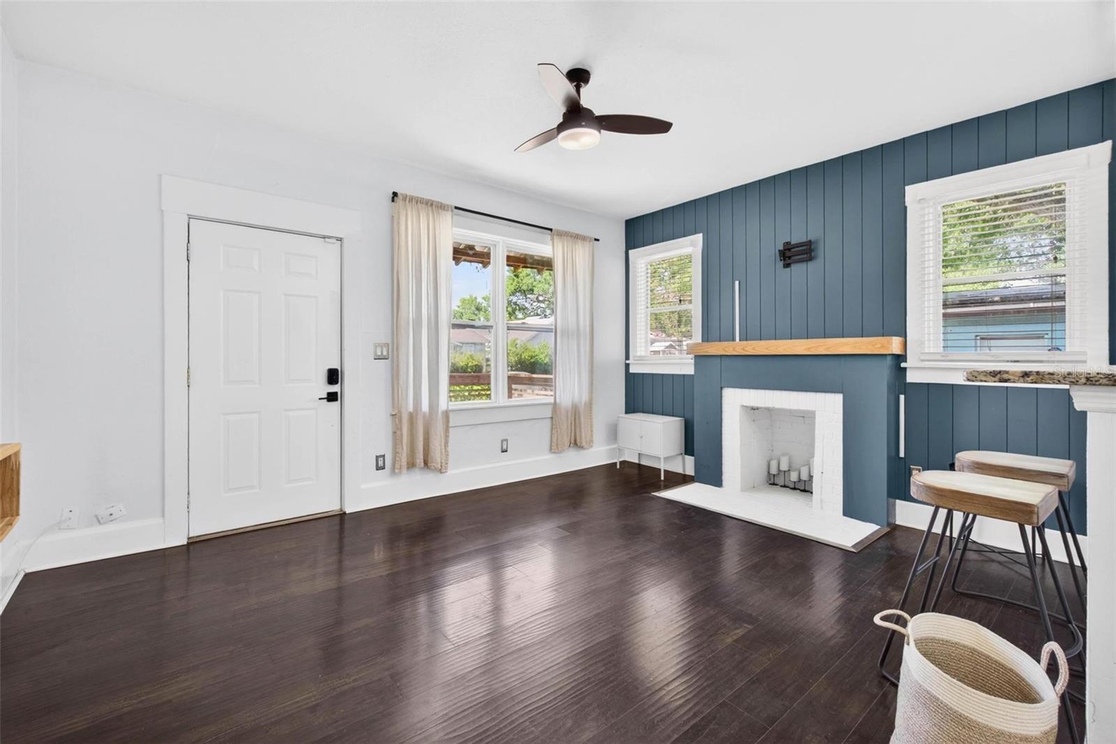 4556 Yarmouth Avenue, FL
