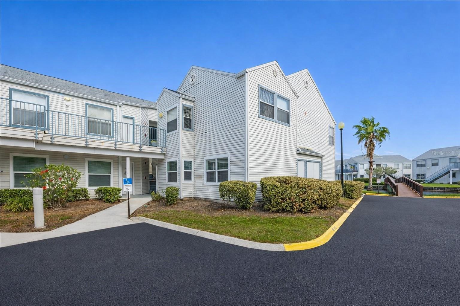 2540 Woodgate Boulevard, FL