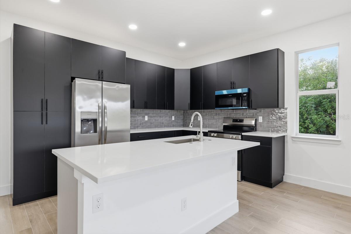 500 Sunset Rd N, FL