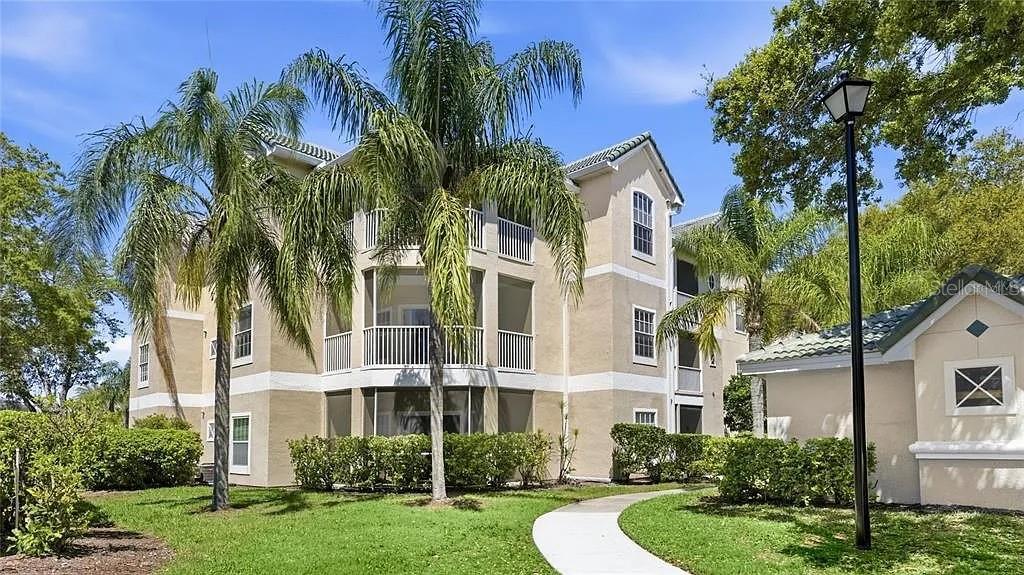 5152 Northridge Rd #302, FL