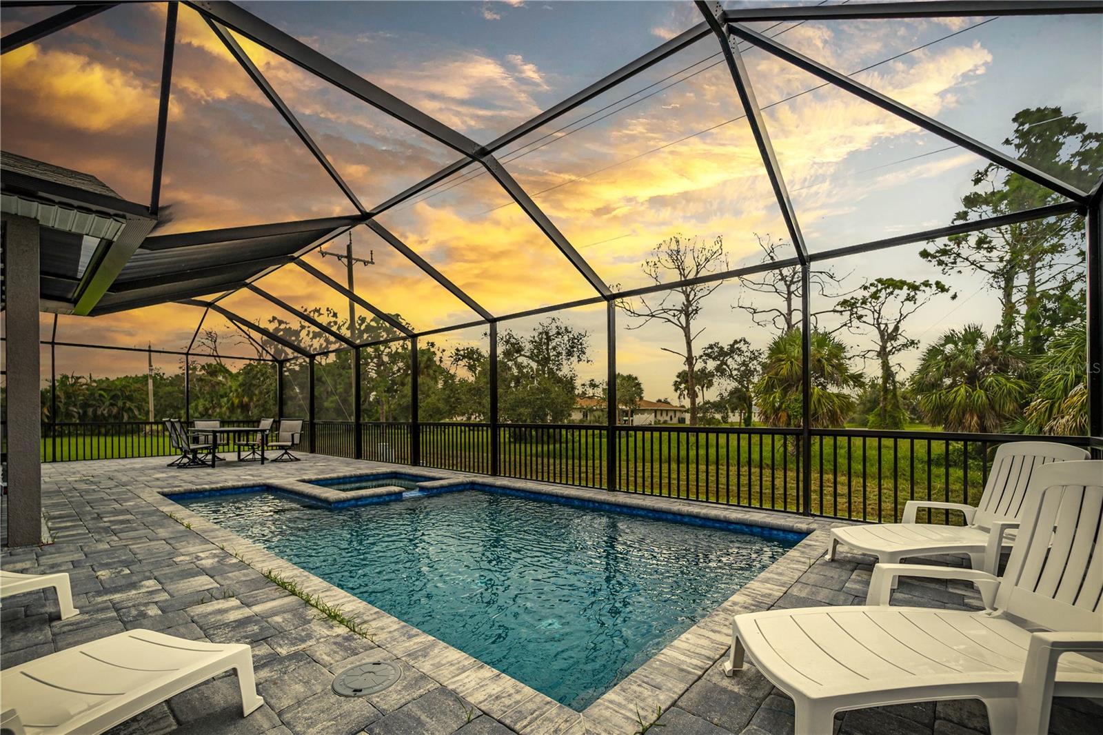 265 Annapolis Lane, FL