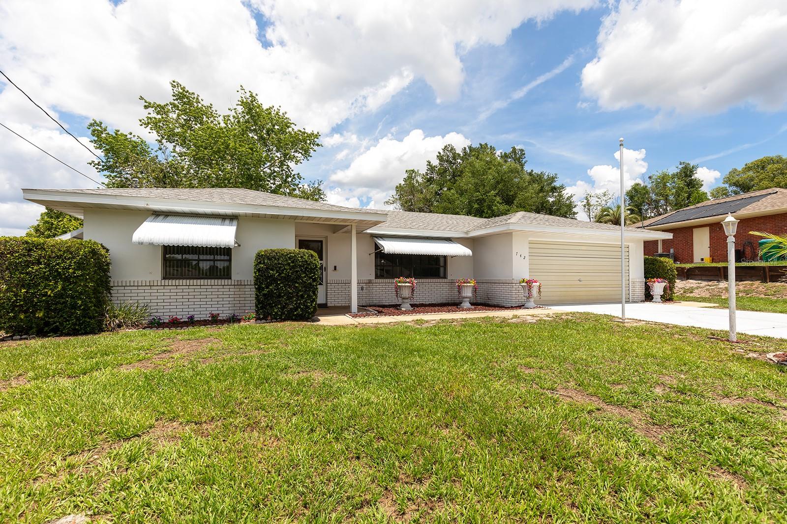 742 Armadillo Dr, FL