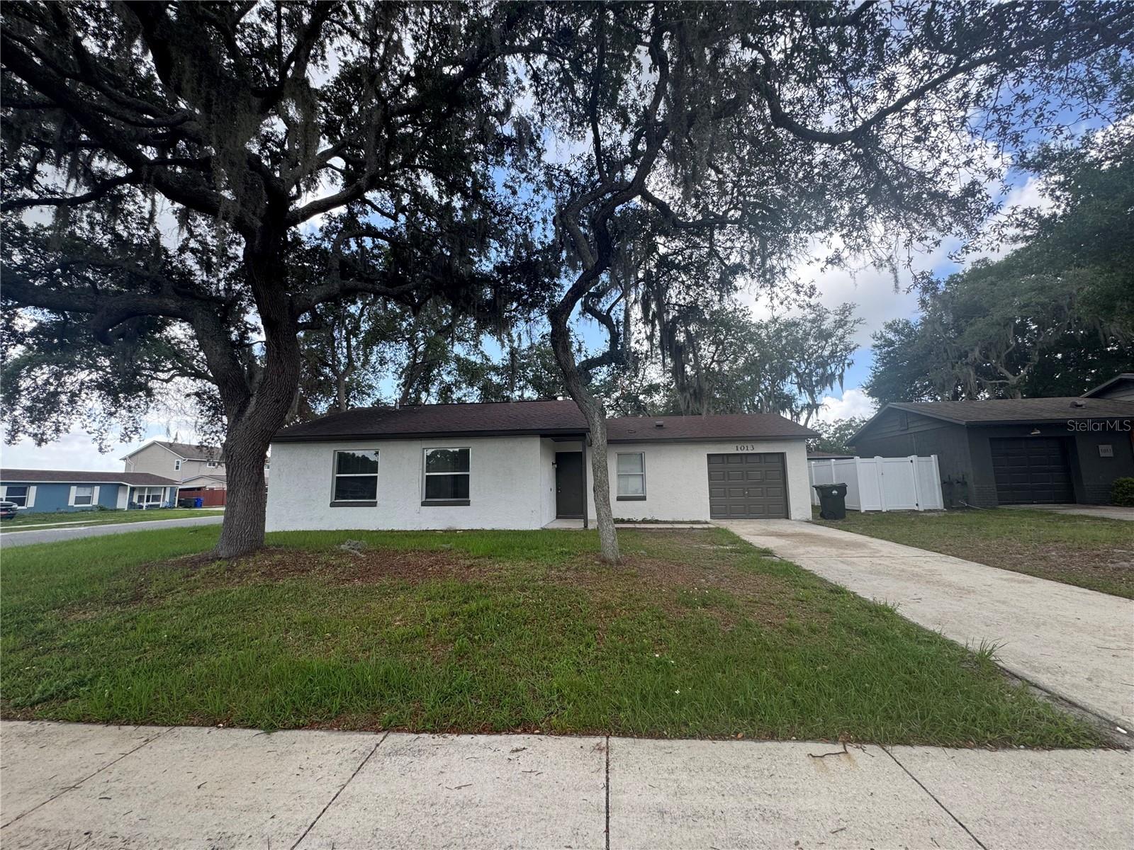 1013 Arizona Ct, FL