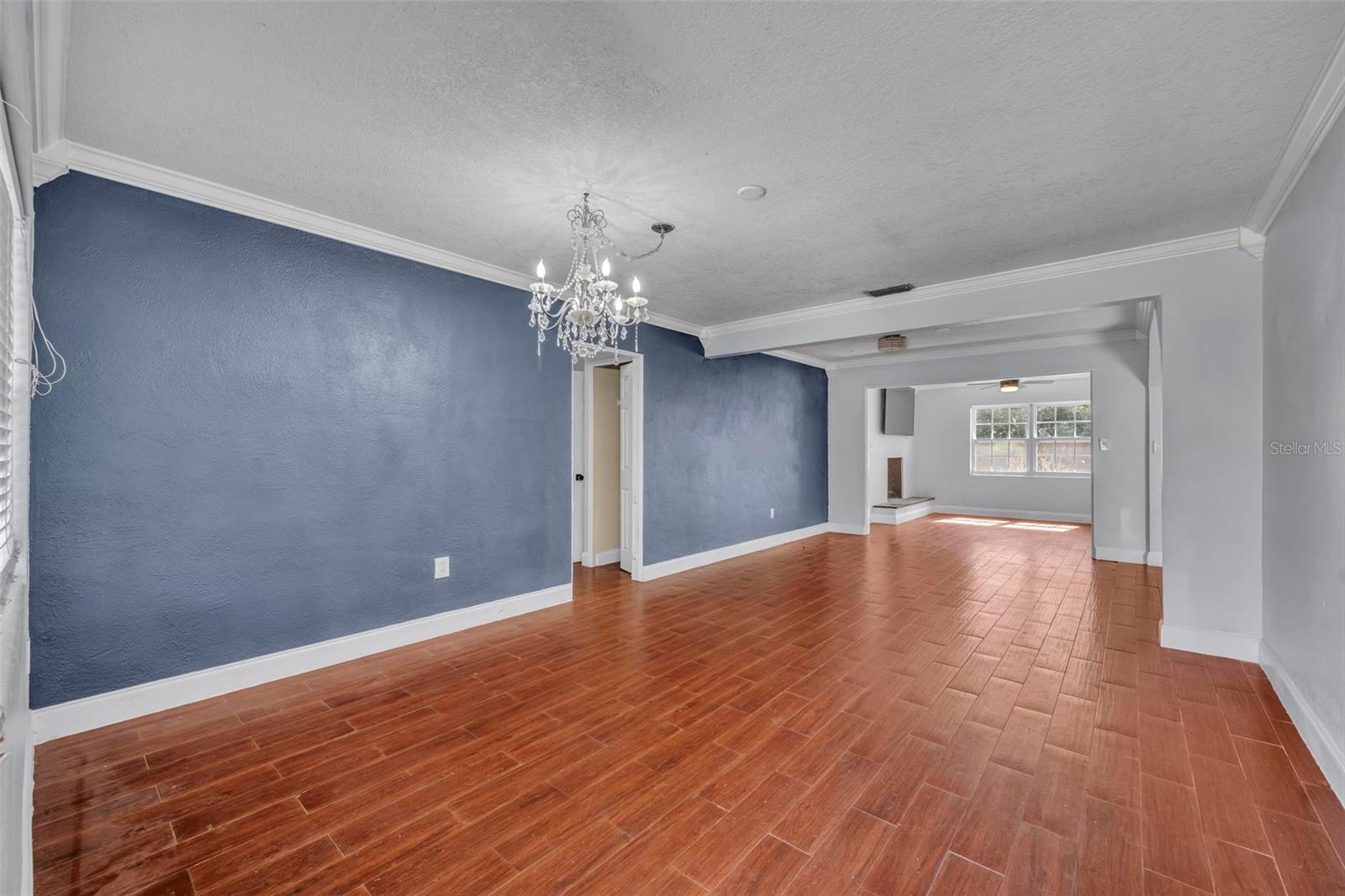 1009 Lake Bell Drive, FL