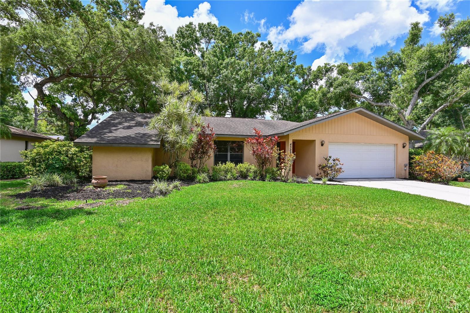 4322 Pasadena Court, FL