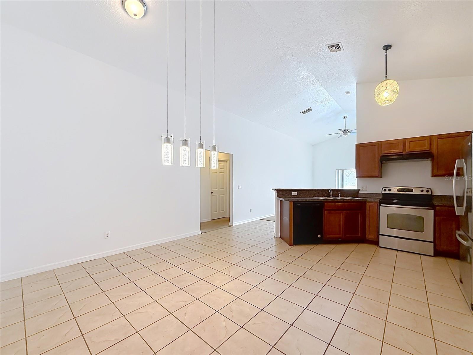 127 Stewart Lake Loop, FL