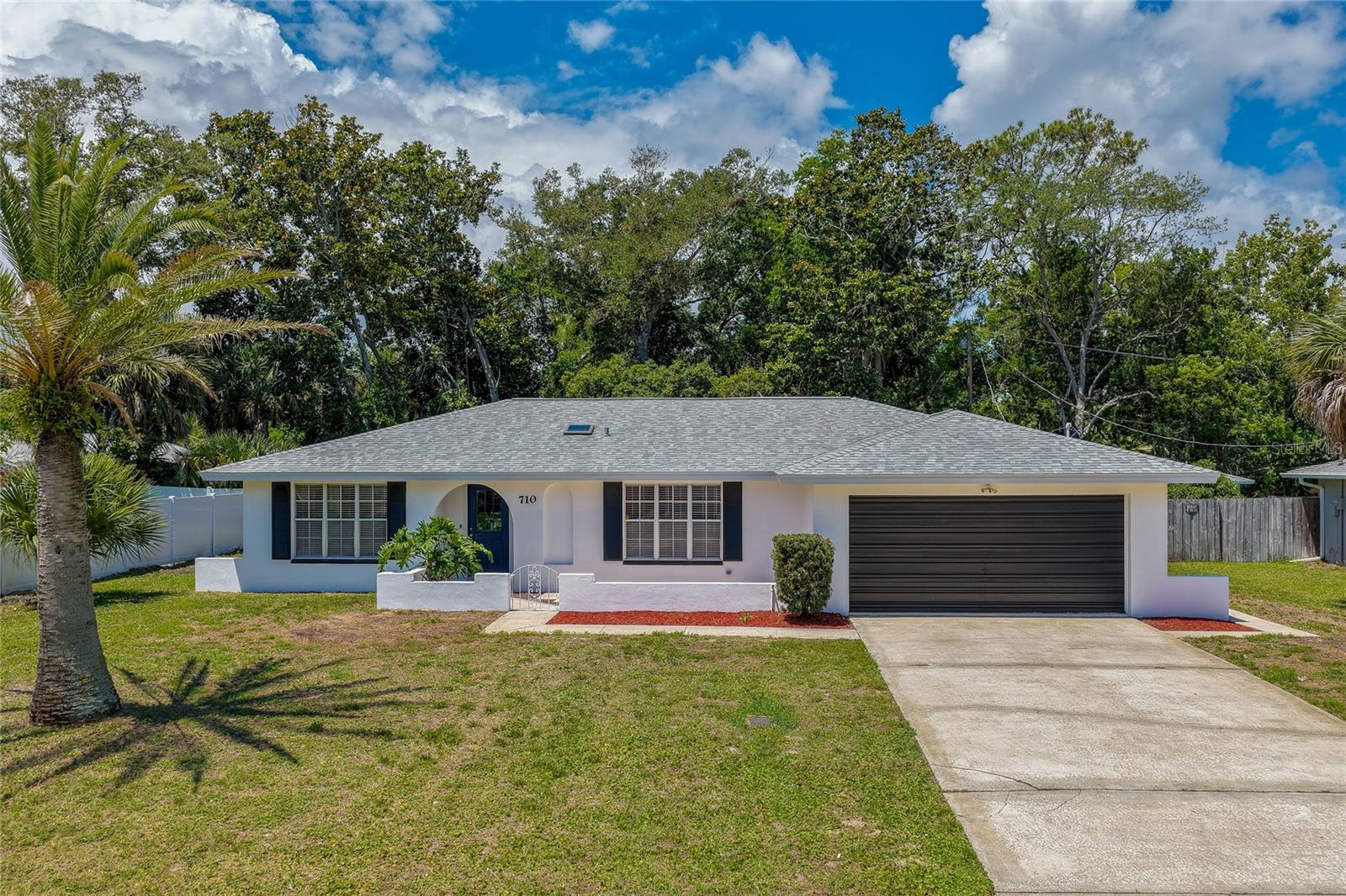 710 Lindenwood Cir E, FL