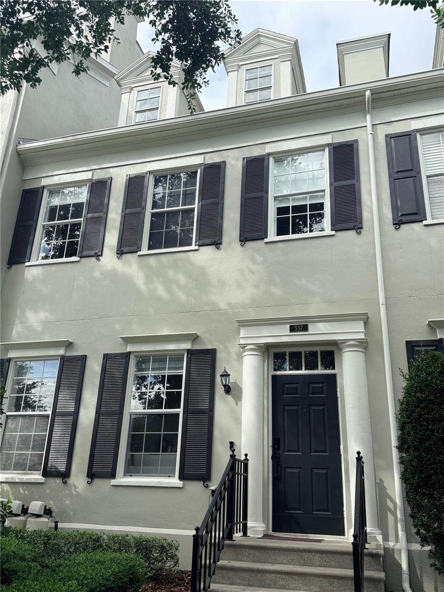 537 Campus St, FL