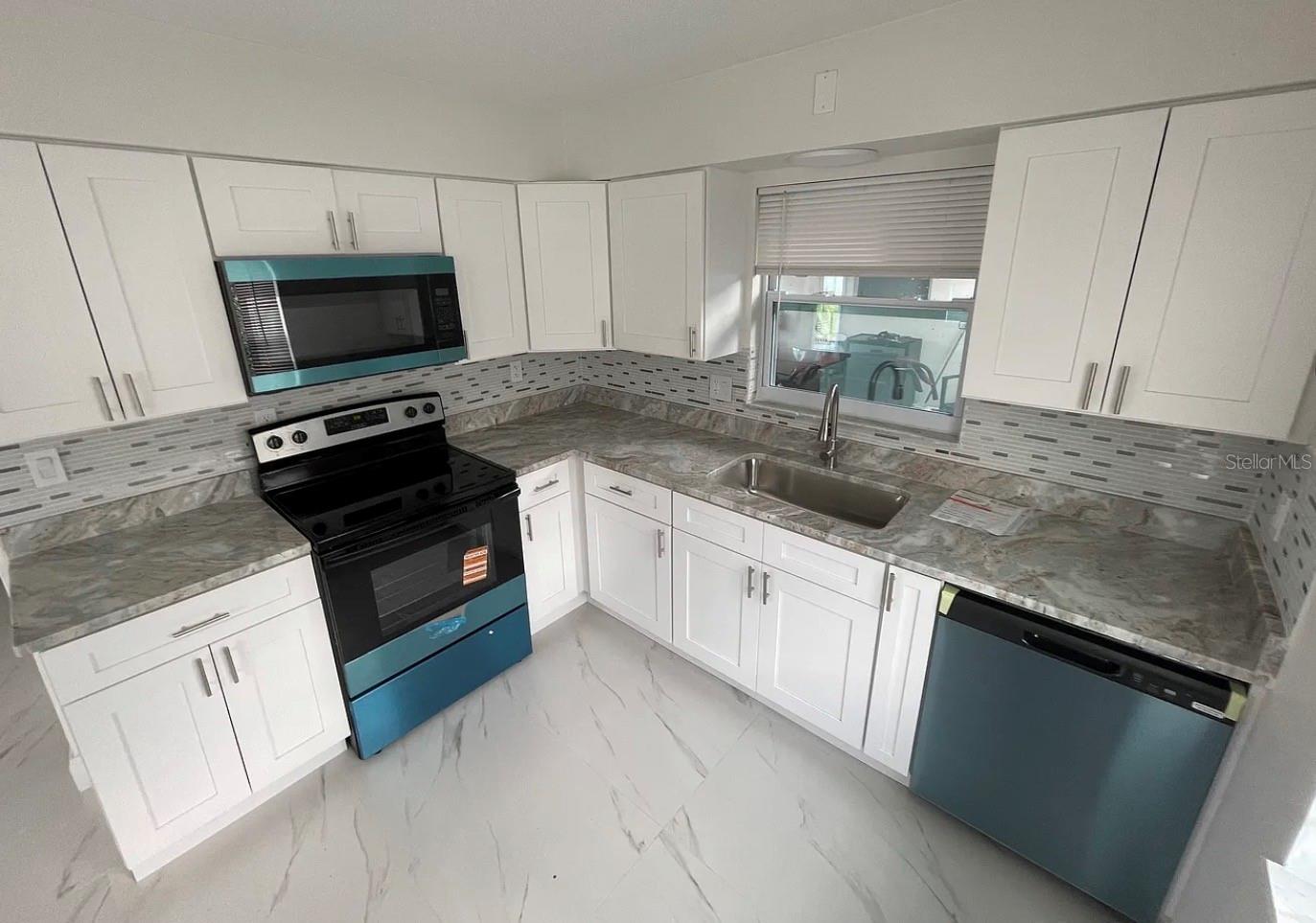 3055 Belcher, FL