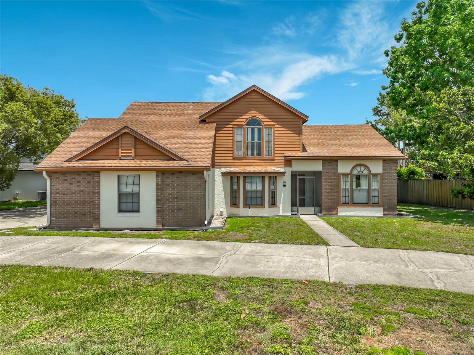 2205 Fairmont Cir, FL