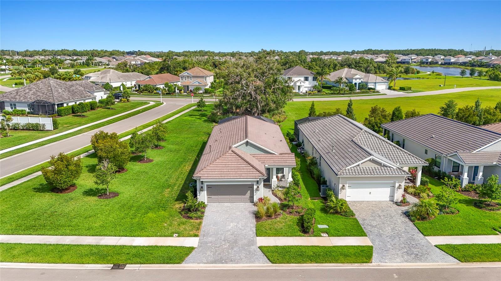 8506 Frangipani Ter, FL