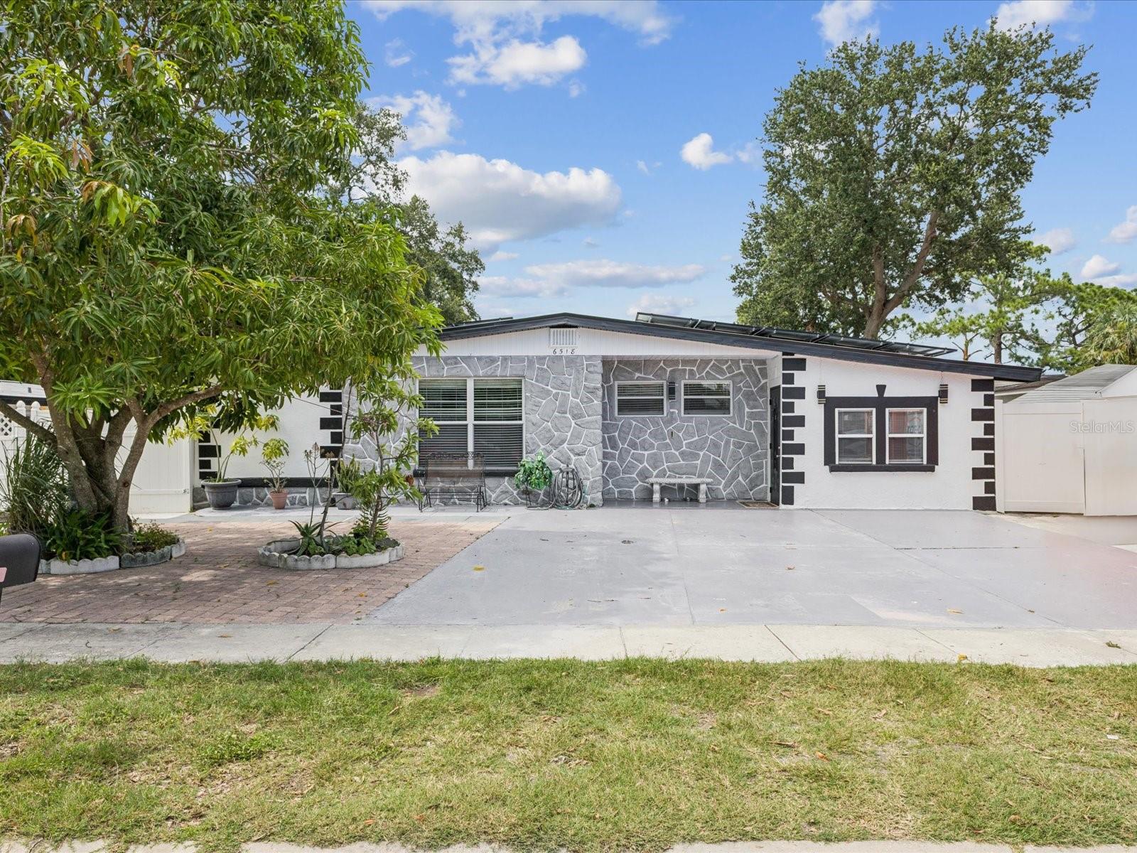 6518 West Shore Circle, FL