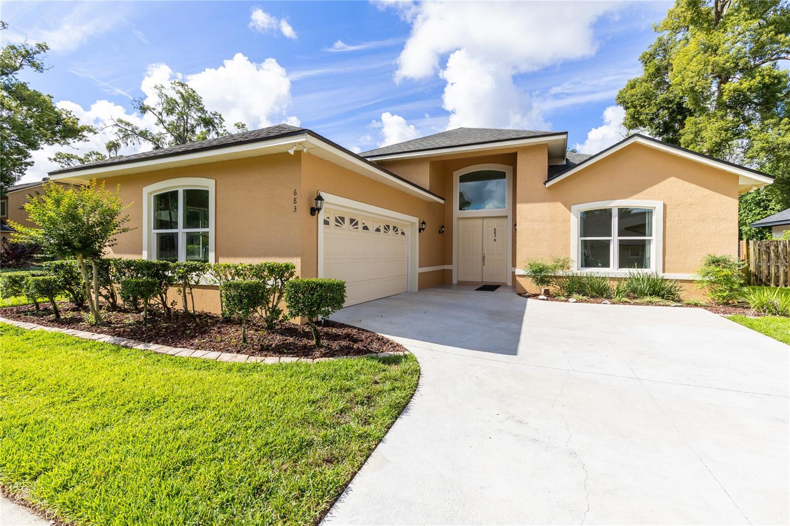 683 Oak Hollow Way, FL