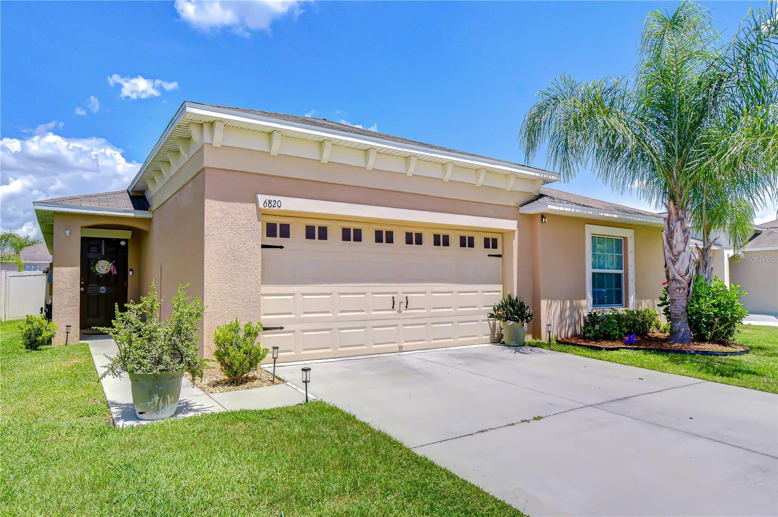 6820 Hazelnut Spice Dr, FL