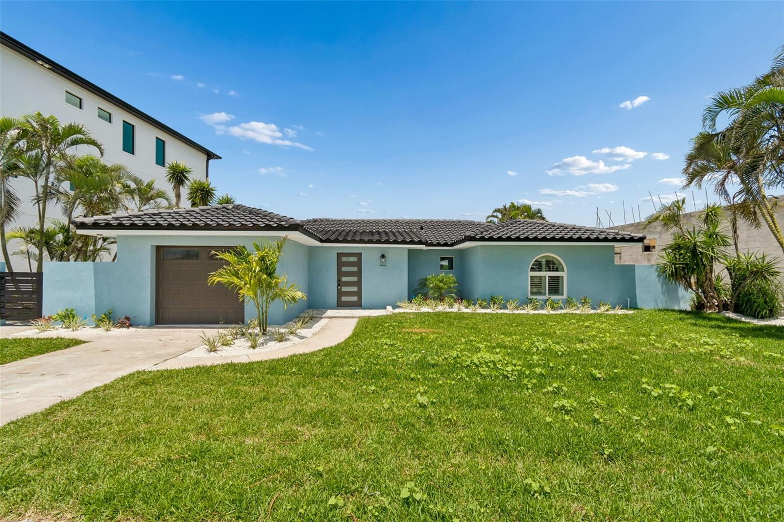 10238 Tarpon Dr, FL