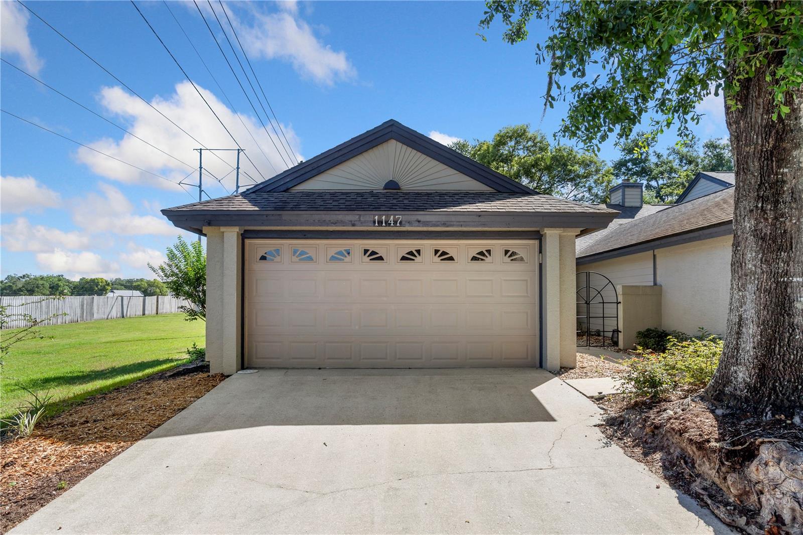 1147 Maple Creek Ct, FL