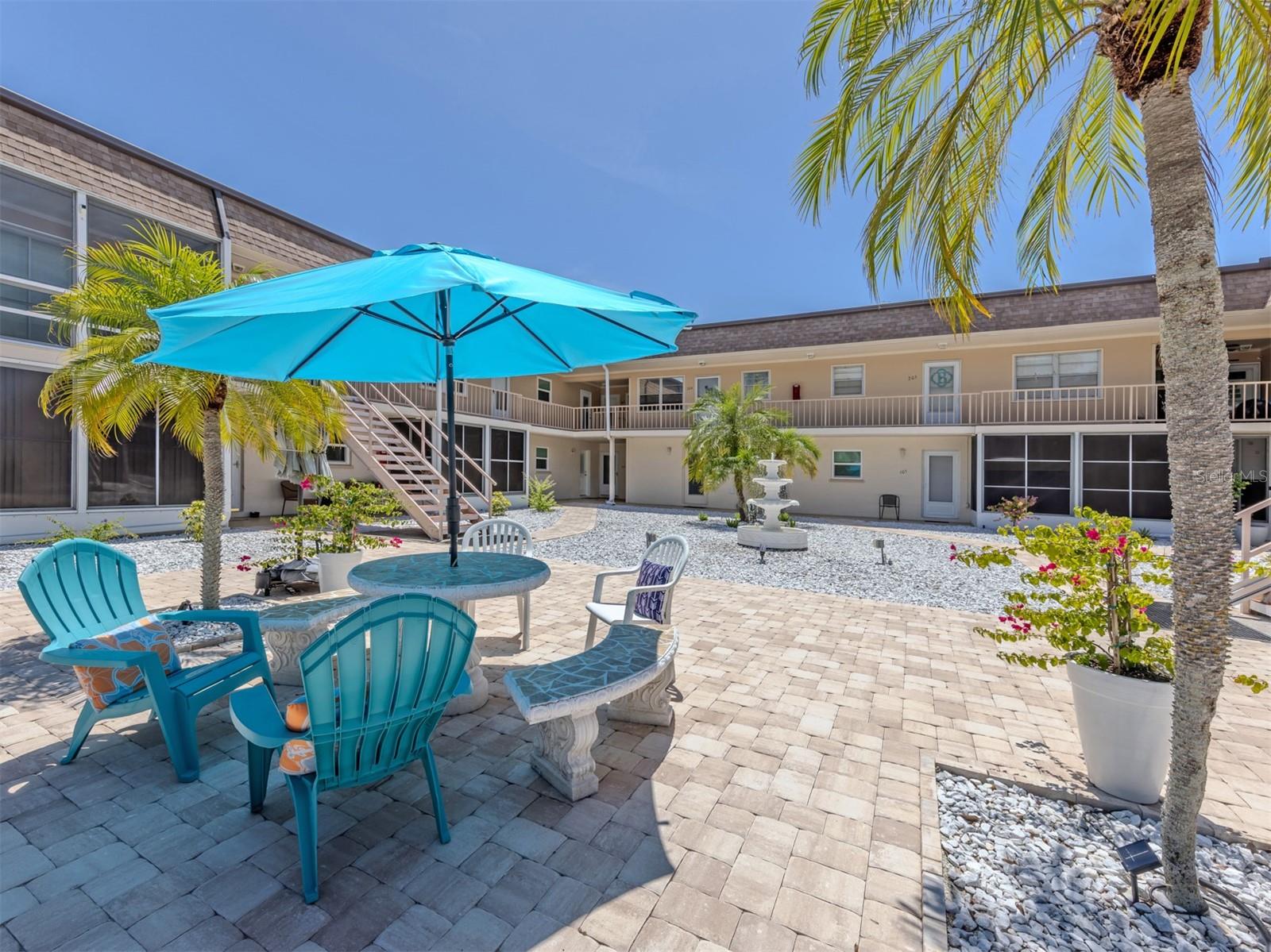 537 Manatee Ct #204, FL