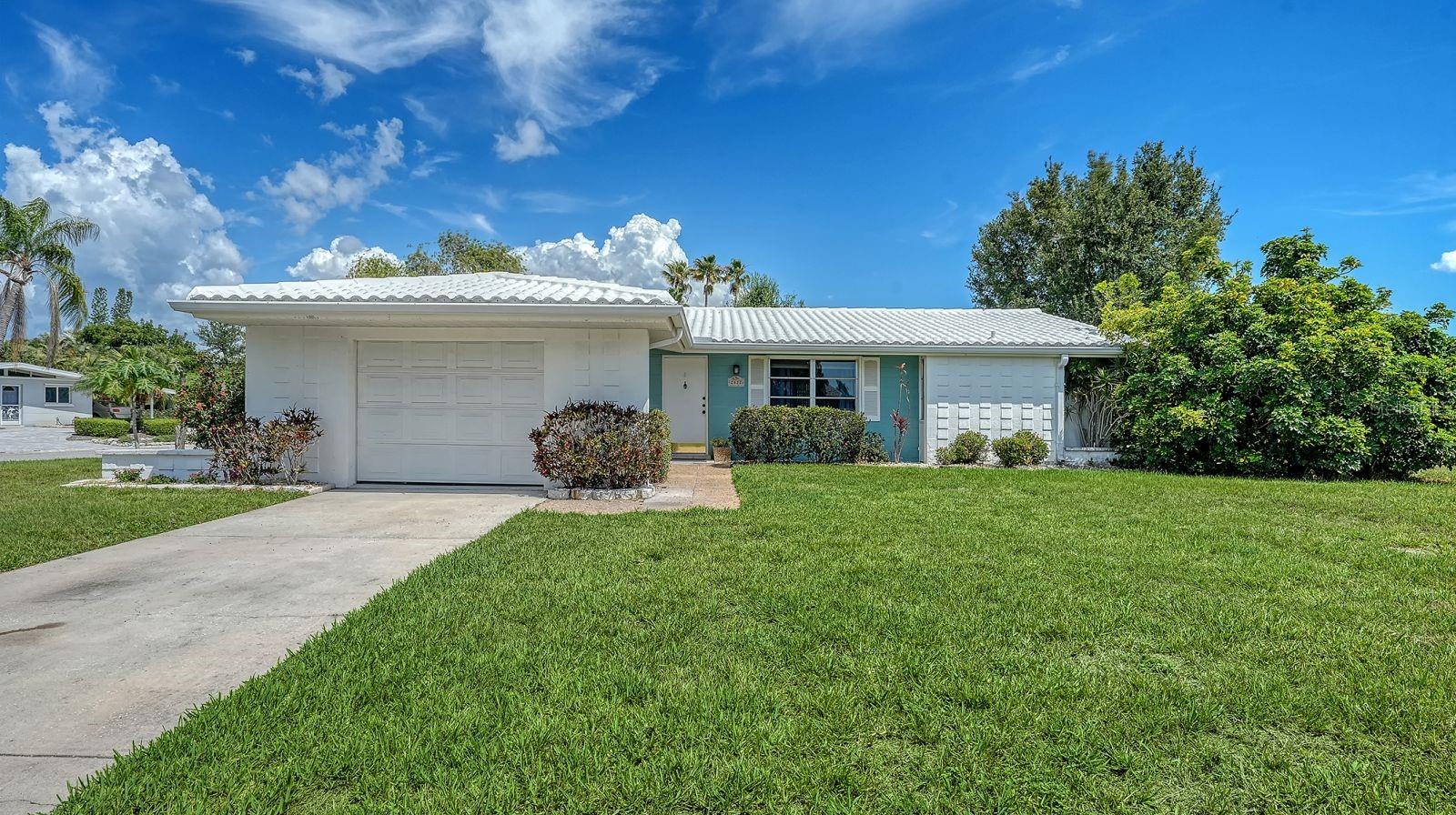 2822 Safe Harbor Cir, FL