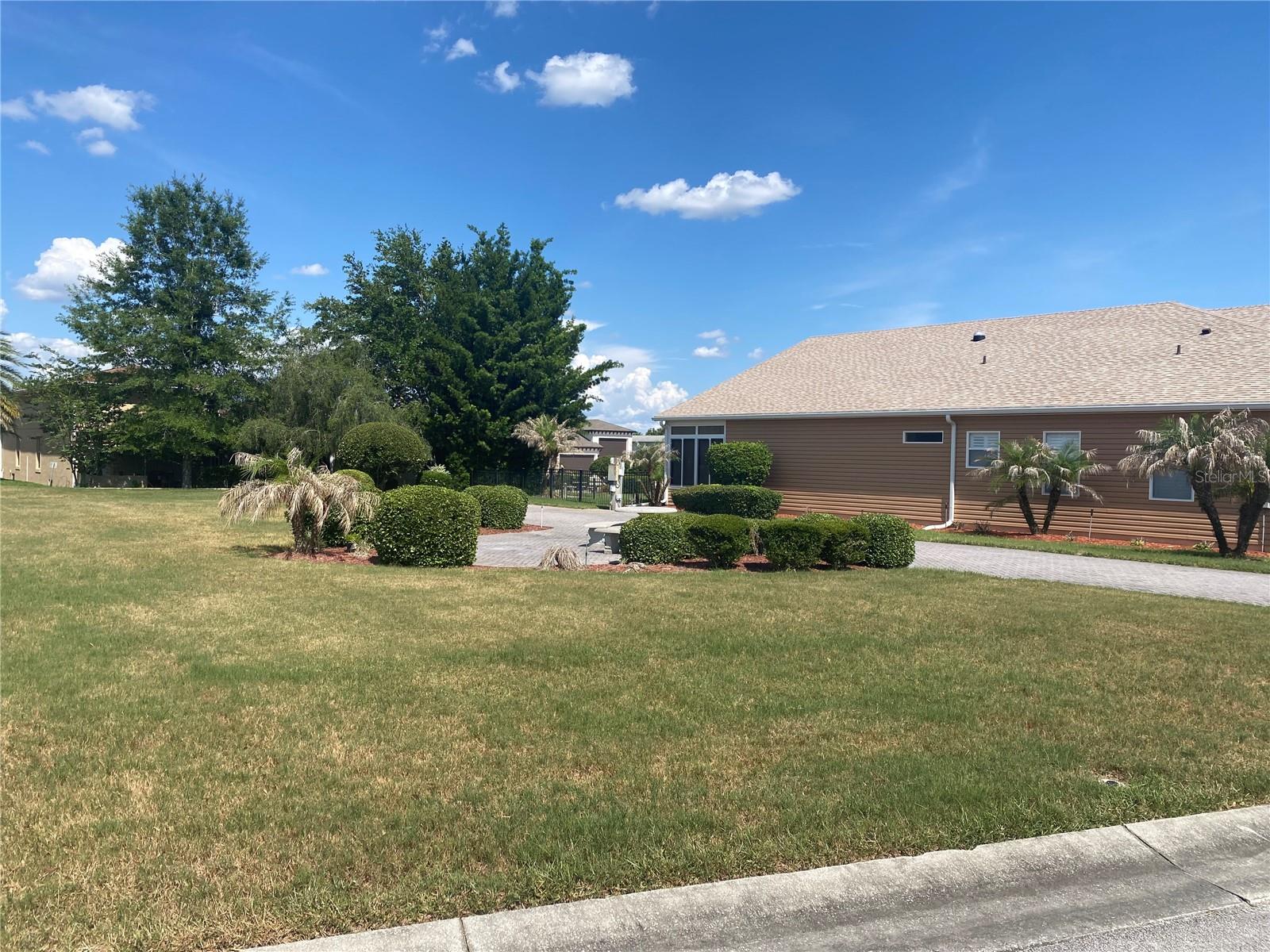 357 Travelers Dr, FL
