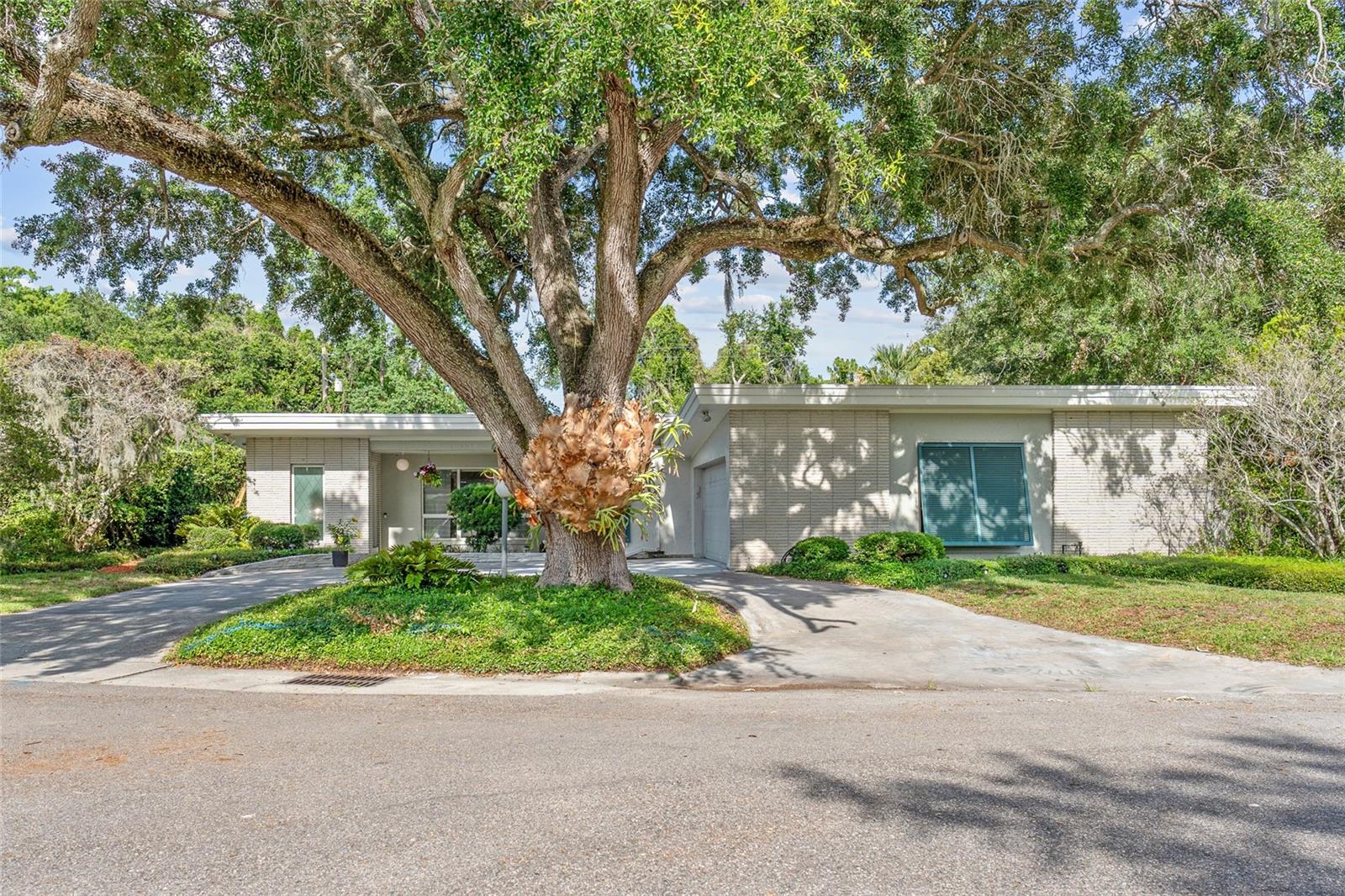 338 Blue Heron Dr, FL