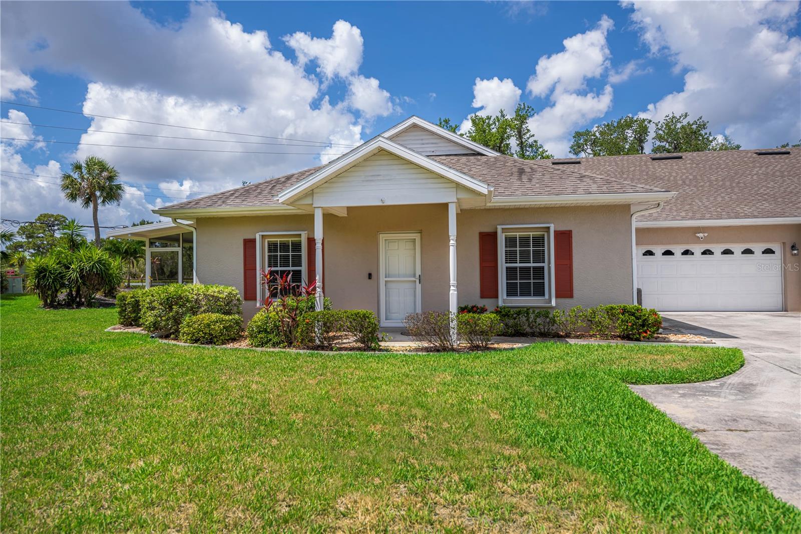 1445 Red Oak Ln, FL