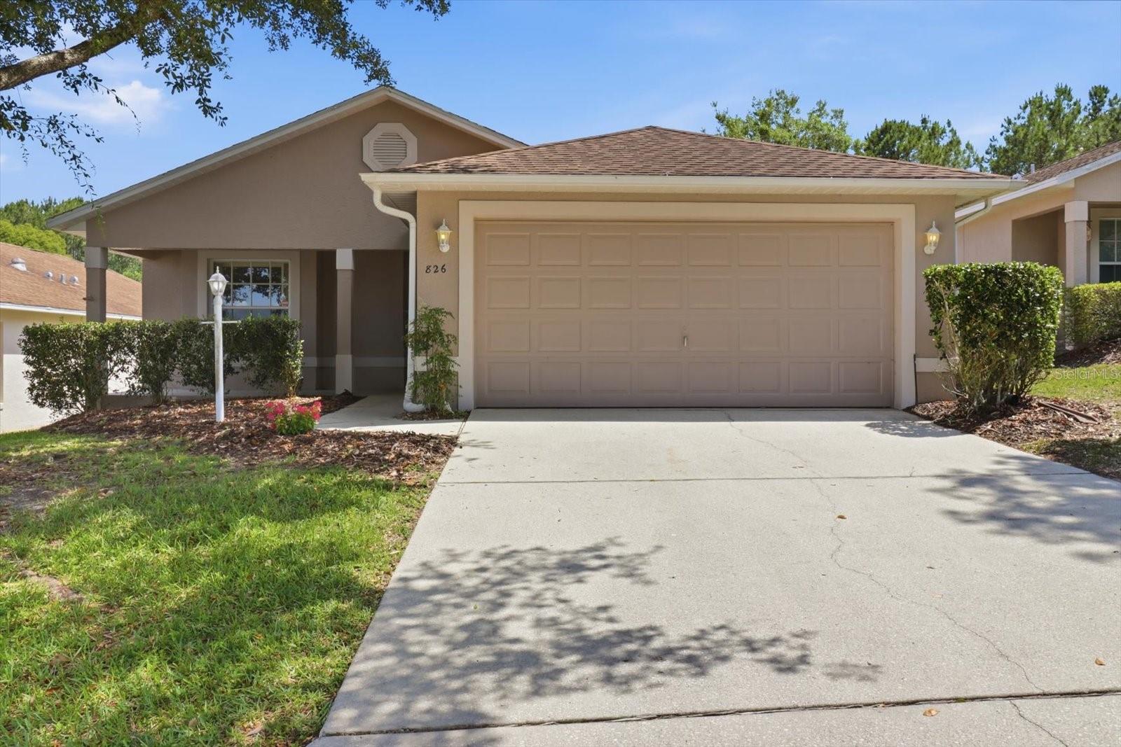 826 Cockatiel Loop, FL